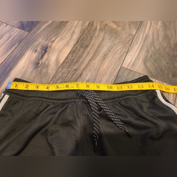 🏷3/$15🏷 Adidas Active Shorts with Lining - Medium - Picture 2 of 6